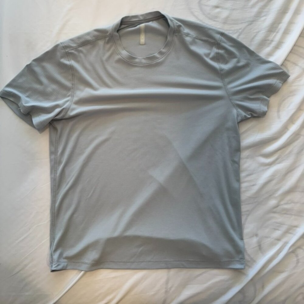 Ten Thousand Session Shirt – Medium – Light Gray – Excellent Condition